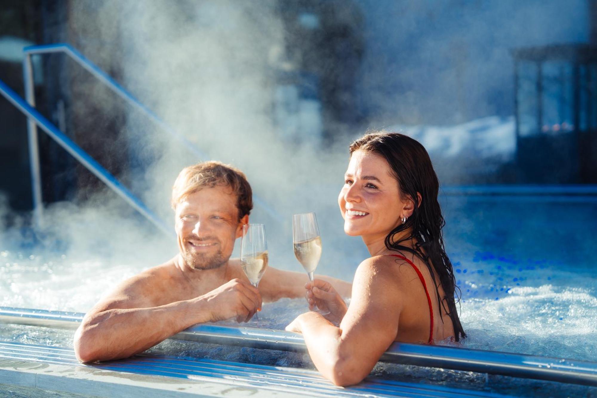 La Val Hotel & Spa Breíl Екстериор снимка