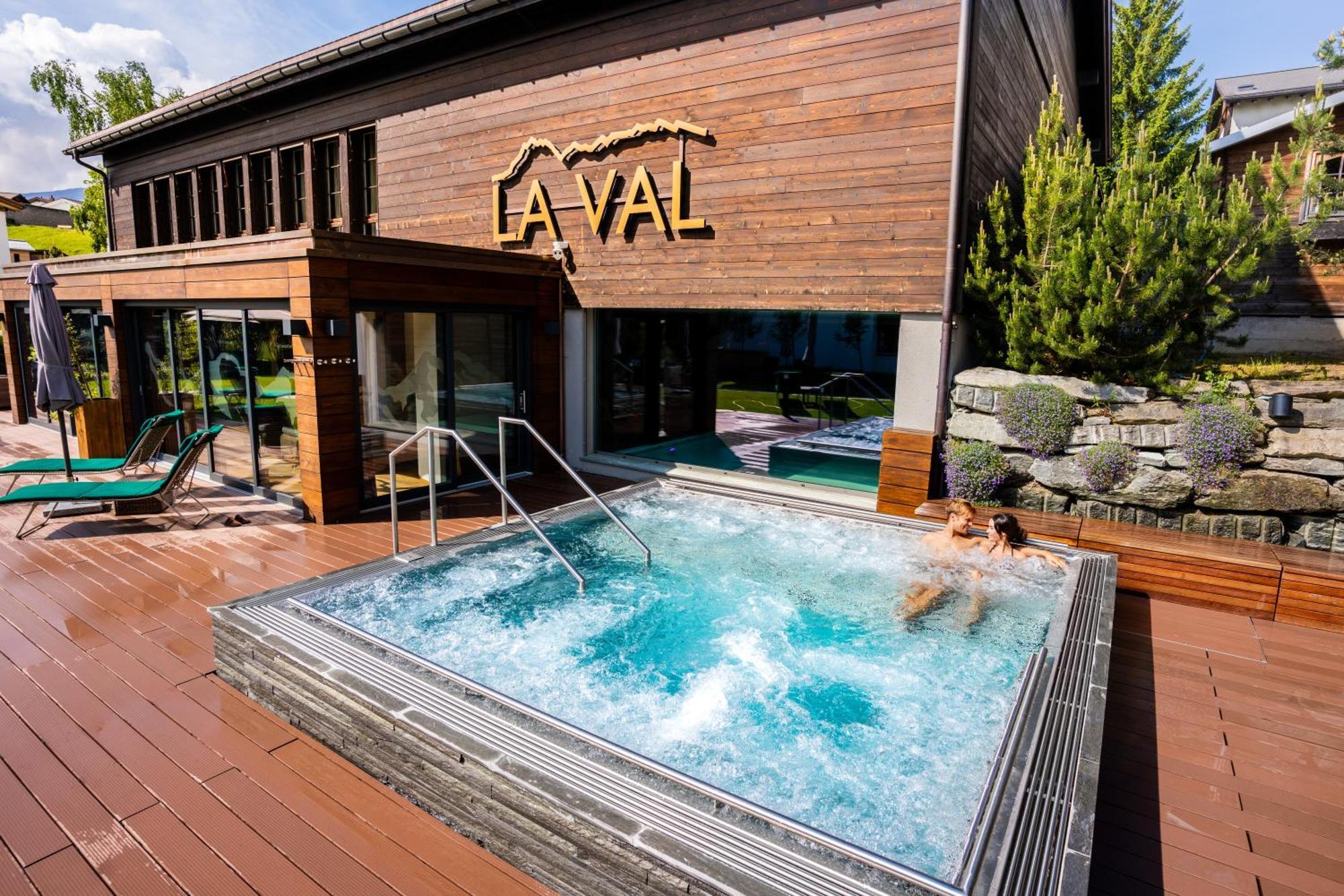 La Val Hotel & Spa Breíl Екстериор снимка