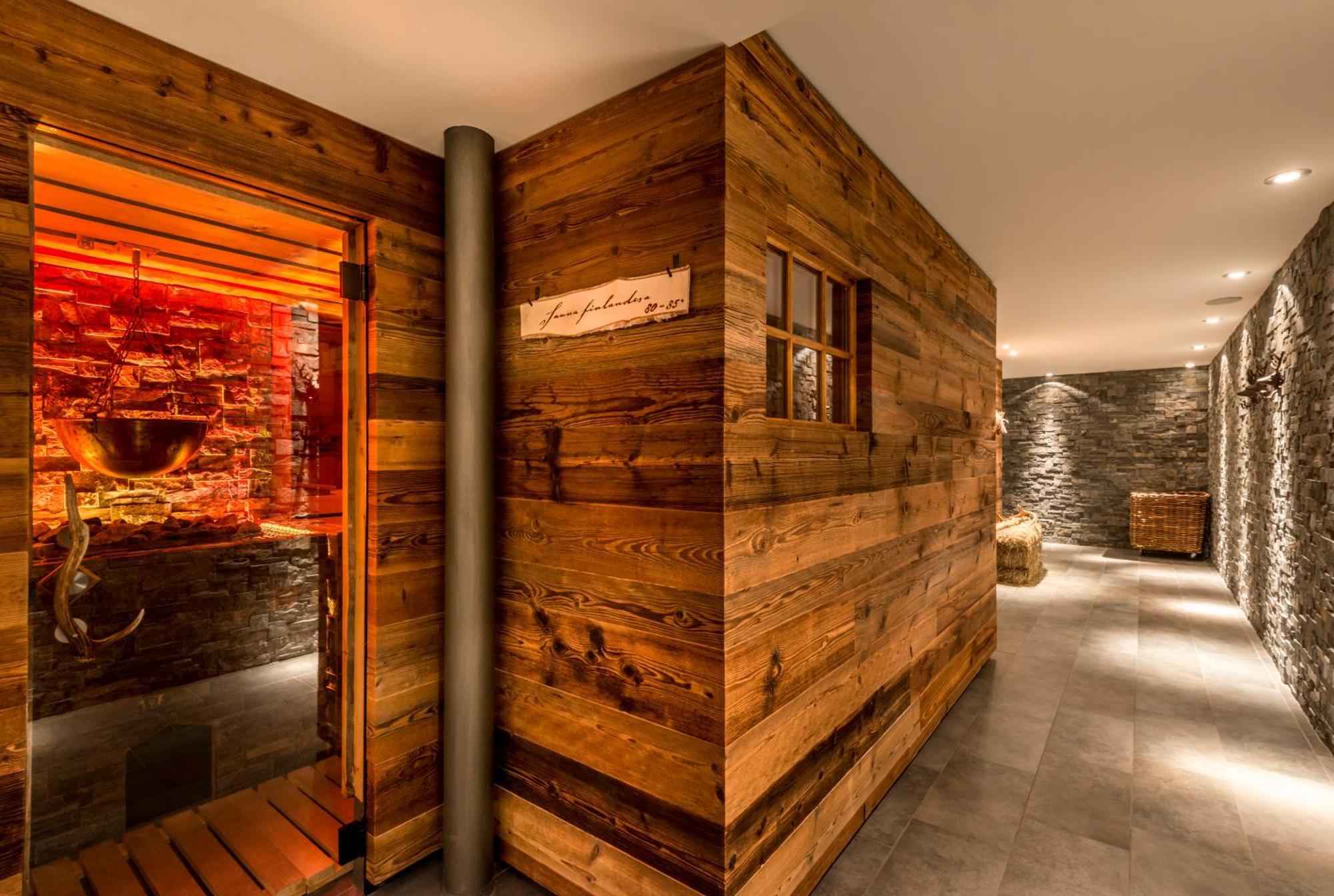 La Val Hotel & Spa Breíl Екстериор снимка