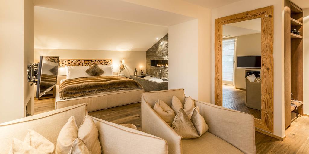 La Val Hotel & Spa Breíl Екстериор снимка